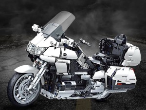 Zabawka dla dzieci KLOCKI motor TURYSTYCZNY z kuframi 1562 szt