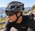 Kask Rowerowy z Wizjerem Wentylowany Zestaw z 3 Szybkami i Daszkiem